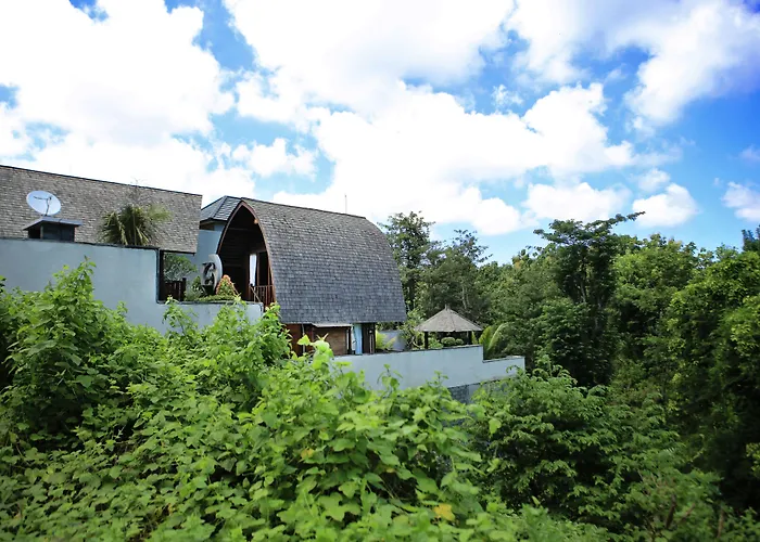Villa Raja Woods