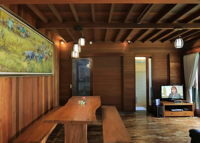 Villa Raja Woods *